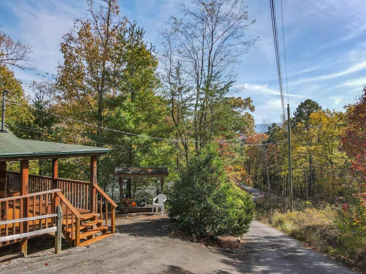 View! Cozy, Private, Fireplace, Hot Tub Log Cabin, Honeymoon! Sevierville Eksteriør bilde